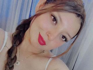 Webcam model LunaRouge from XLoveCam