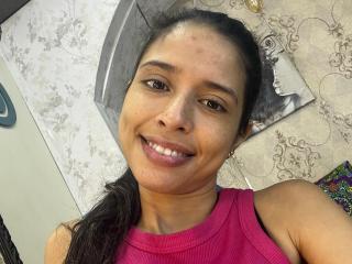 Webcam model LunaVelvett from XLoveCam