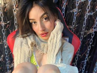 Webcam model LunaixMoon from XLoveCam