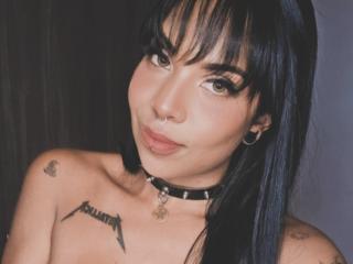 Webcam model MadisonHetfield from XloveCam
