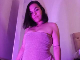 Webcam model MailyScot from XLoveCam