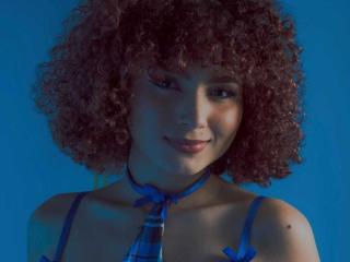 Webcam model MakiFoxy from XLoveCam