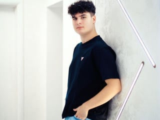 MarcusIg69 Live Cam on XLoveCam