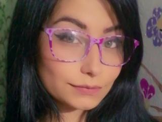 Webcam model MarianaHottest from XLoveCam