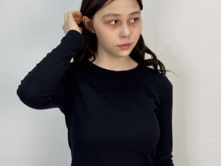 Webcam model MaryaDottery from XLoveCam