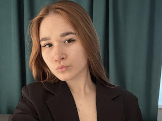 Webcam model MaryanWelshans from XloveCam