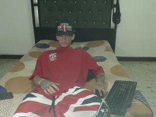 MaxBigCocky Live Cam and Statistics on UnifiedCams