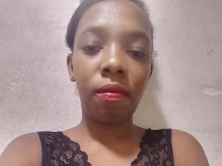 Maynna Live Cam on XLoveCam