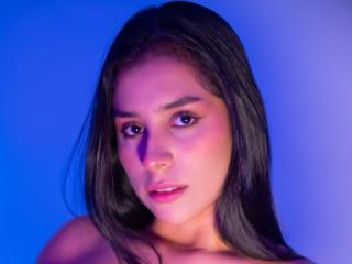 Webcam model MelodyRoss from XLoveCam