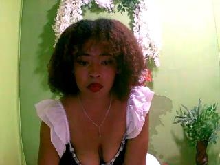 Webcam model Meyem from XloveCam