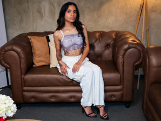Webcam model MiaCake from XloveCam