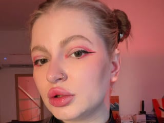 Webcam model MiaKamp from XLoveCam profile picture Webcam model MiaKamp from XLoveCam
