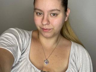 MiaLou05-hot Live Cam on XLoveCam