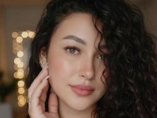 Webcam model MiaValery from XLoveCam