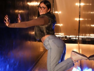 miaavixen xlovecam