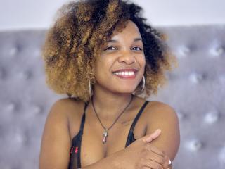 Webcam model MilenaCarter from XloveCam