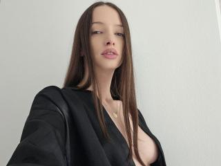 Webcam model MillaMoore profile picture