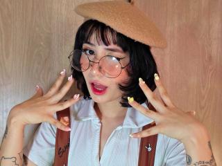 Webcam model Miyuu69 from XLoveCam