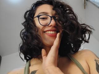 Webcam model Mllevv from XLoveCam