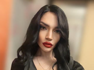 Webcam model MoiraMilicent from XLoveCam