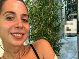 Profile and Statistics for MollyHotty-hot on XLoveCam