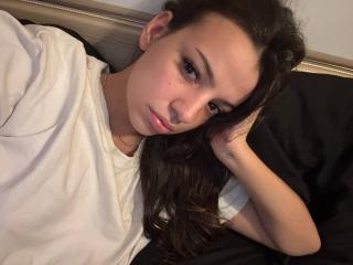 Webcam model Molray from XLoveCam