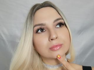 Webcam model MonicaGlamour profile picture