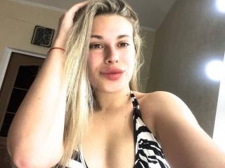 Webcam model MoonriseGoddess from XLoveCam