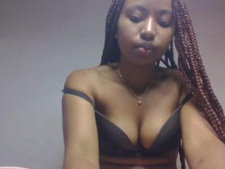 Webcam model Muirna from XLoveCam