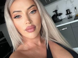 Webcam model NadiaMarble from XLoveCam