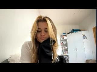 Webcam model NataliaGschwend from XLoveCam