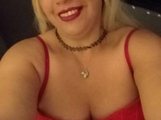 Webcam model NathaLys from XLoveCam