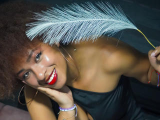 Webcam model NiaZuri from XLoveCam