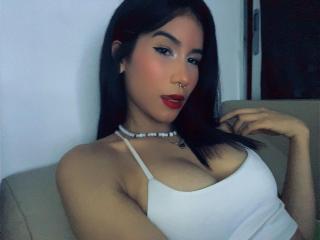 Webcam model NickyEva from XloveCam