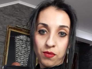 Webcam model NickySweetX from XloveCam