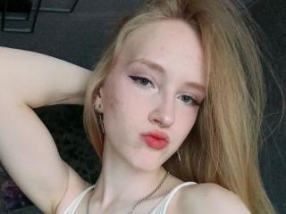 Webcam model NievesLamanna from XloveCam