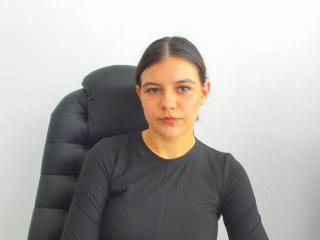 Webcam model Nikkia from XLoveCam