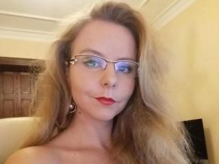 Webcam model NylonPussy20-hot from XloveCam