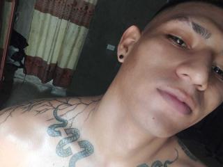 PeterJonies Live Webcam on XLoveCam