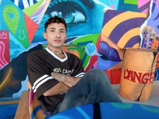 Polylu Live Cam on XLoveCam