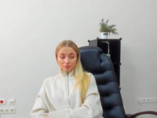 Webcam model RebeccaGrande from XLoveCam