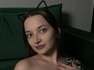 Webcam model RebeccaRide from XLoveCam