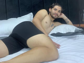 ReeuS Live Cam and Profile on UnifiedCams