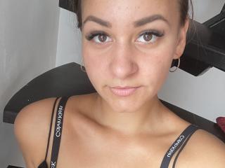 Webcam model RoseStrawberriies from XLoveCam