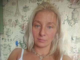 Webcam model RoseeZ from XLoveCam profile picture Webcam model RoseeZ from XLoveCam