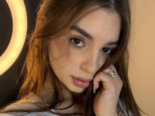 Webcam model RoseleeVandiest from XLoveCam