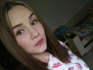 Webcam model RosyKens from XLoveCam