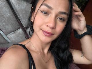 Webcam model RouxiMori from XLoveCam