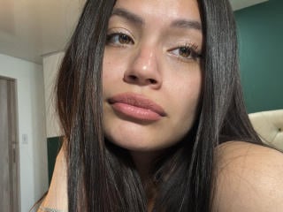 Webcam model SabrinahHiddenWorld from XLoveCam