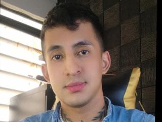 SalvatoreMontes Live Cam on XLoveCam